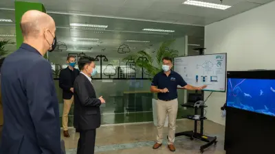 Mr Heng Swee Keat being introduced to AquaEasy, the first Bosch’s spin-off venture under grow ASEAN, which secured funding from Bosch and EDB New Ventures.