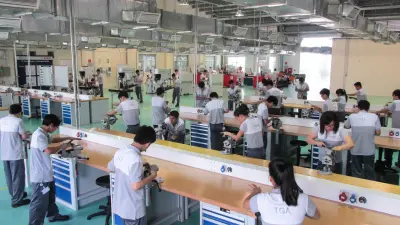 Bosch apprenticeship program perticipants learning how to use new skills.